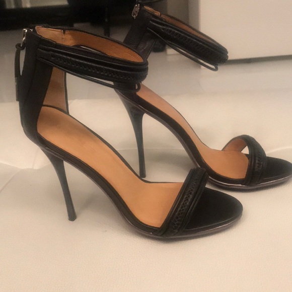 L.A.M.B. Shoes - Picture 4 of 11